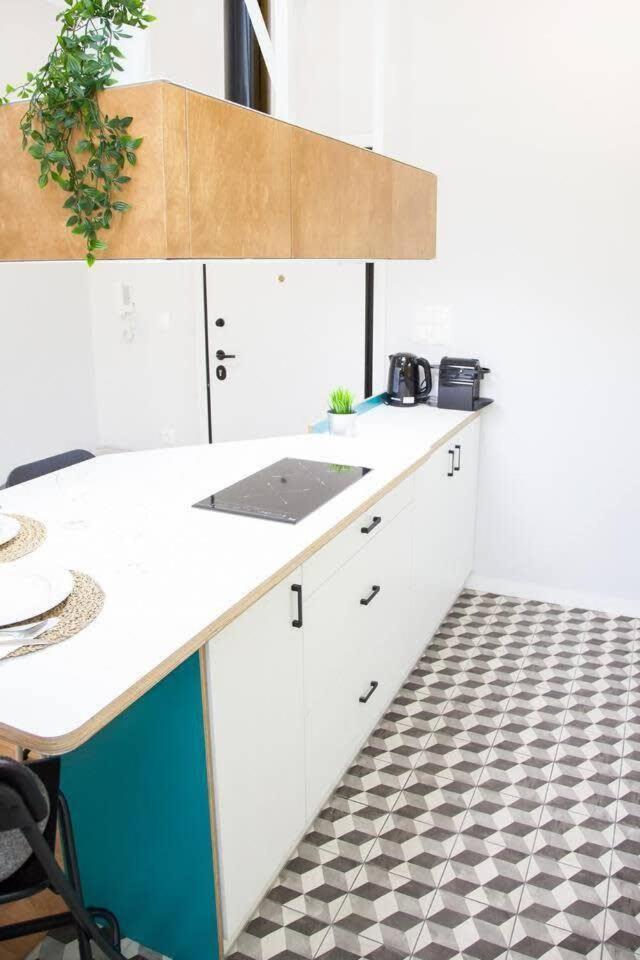 Fully Renovated, Modern Beauty In Central Athens! Exterior foto