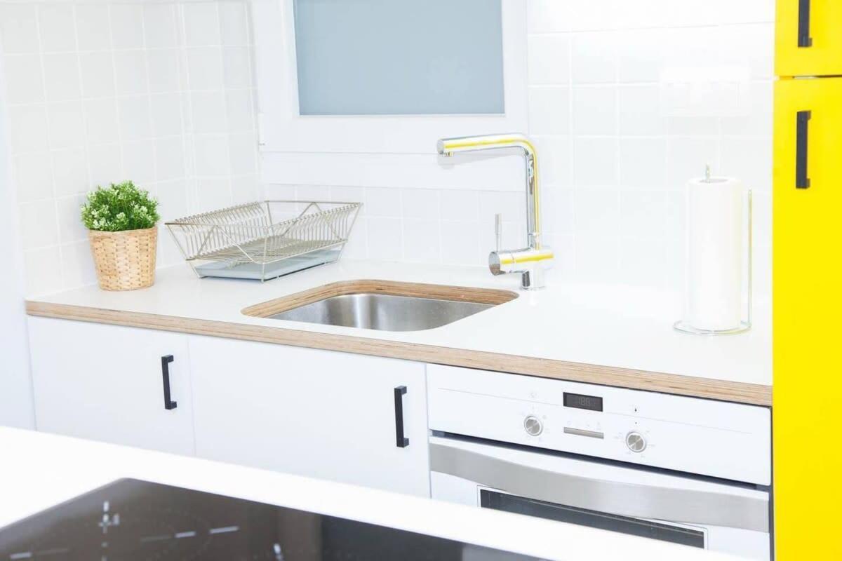 Fully Renovated, Modern Beauty In Central Athens! Exterior foto